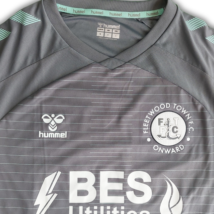 Fleetwood Town 2020/21 Away Shirt (Excellent) - Size M